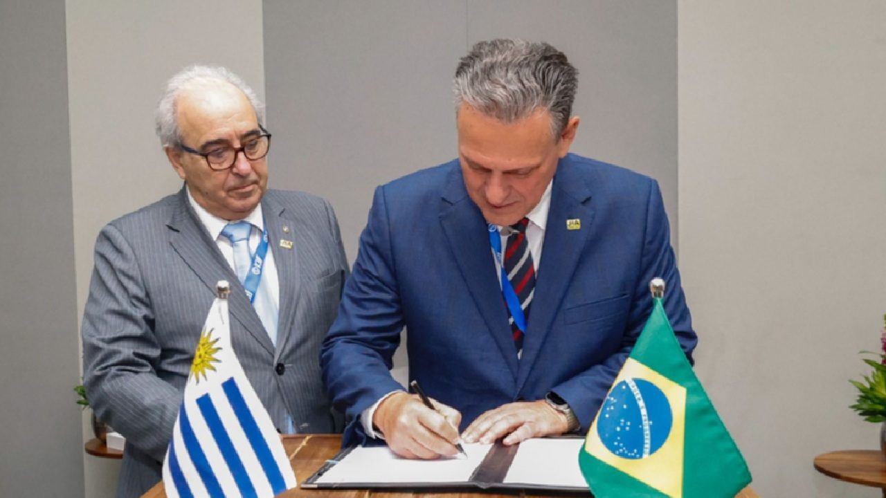 Representantes do Brasil e Uruguai